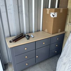 Modern Farmhouse 7-Drawer Dresser with Cabinet