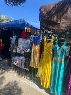 Costumes/clothing