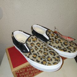 Vans Slip Ons (NEW)