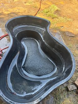 Heavy duty plastic pond good condition