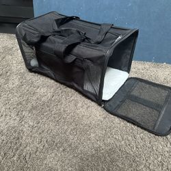Sherpa Original Deluxe Pet Carrier 22lb Airline Approved 