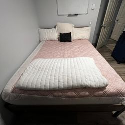 Queen Bed Frame With Mattress 