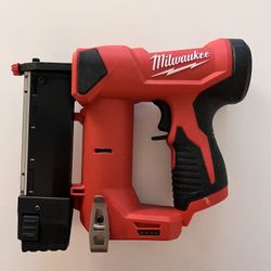 Milwaukee Gauge Pin Nailed 