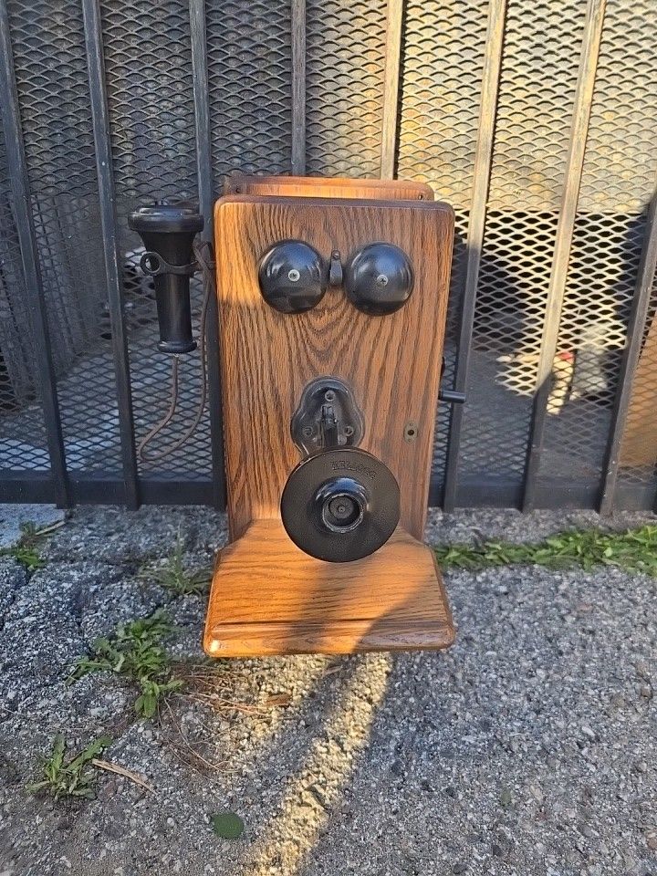 Antique Phone 1900's