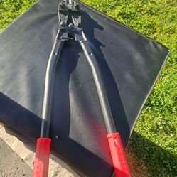 Milwaukee 30 inch bolt cutters
