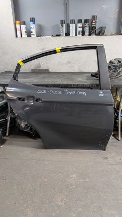 2025-2026 TOYOTA CAMRY REAR RIGHT DOOR OEM USED #10469