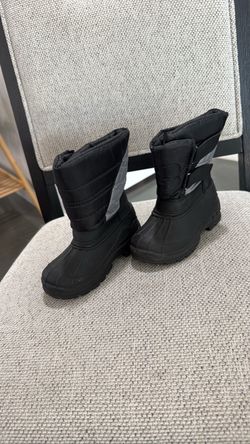 Snow boots