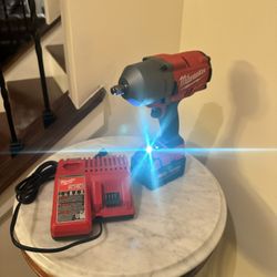 HIGHG TORQUE IMPACT WRENCH TOOL MILWAUKEE.