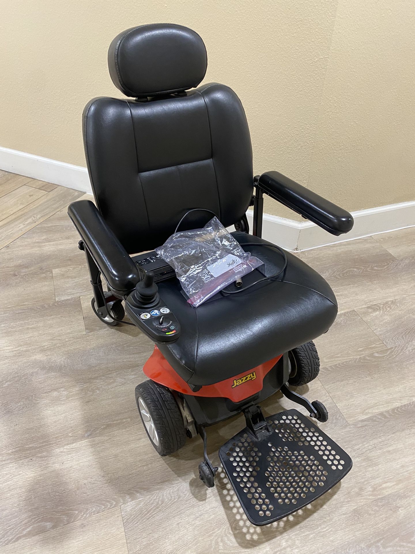 Jazzy Elite ES Mobility Wheelchair
