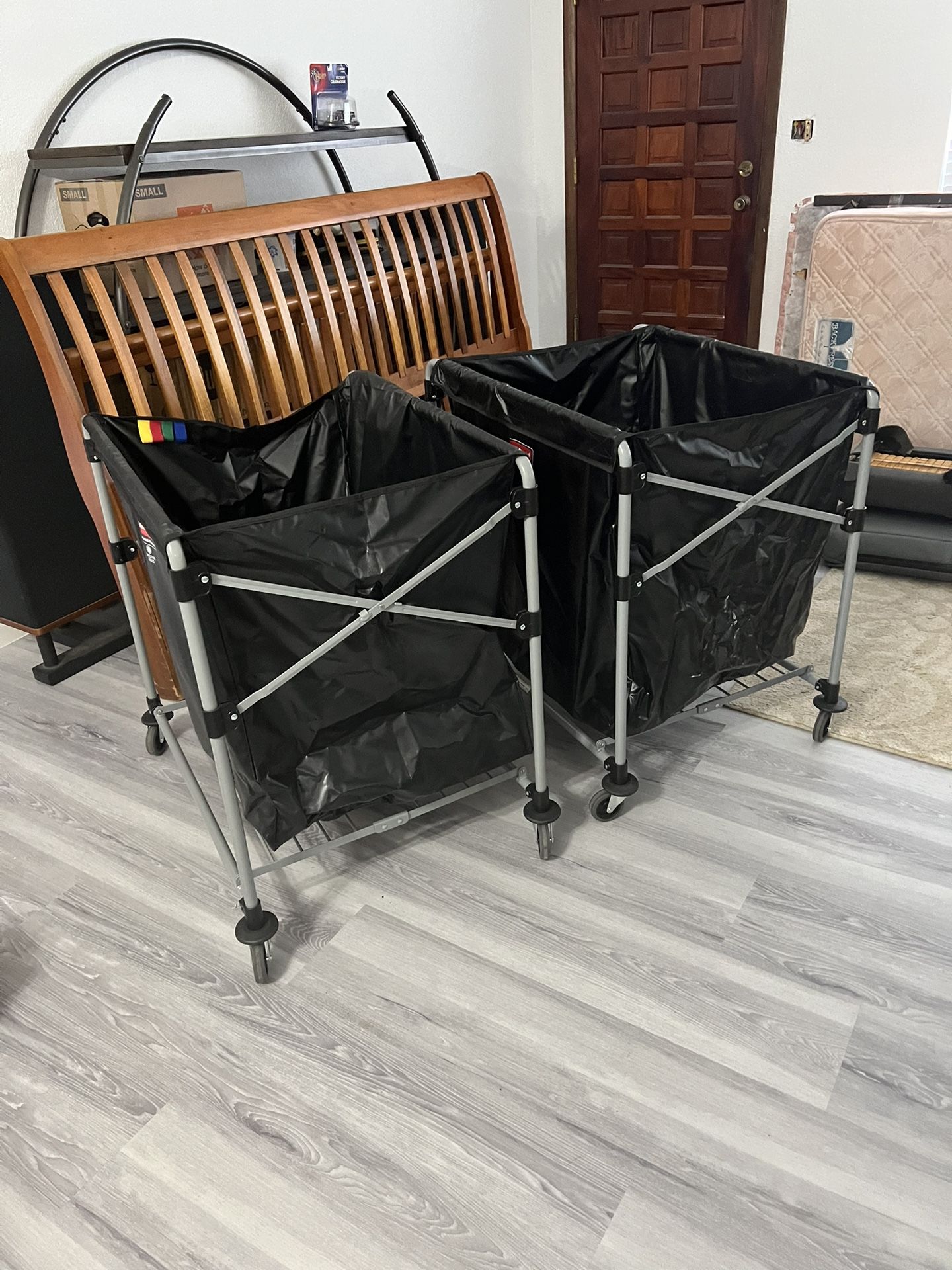 2 Rubbermaid Laundry Bins, 8 Bushel Capacity