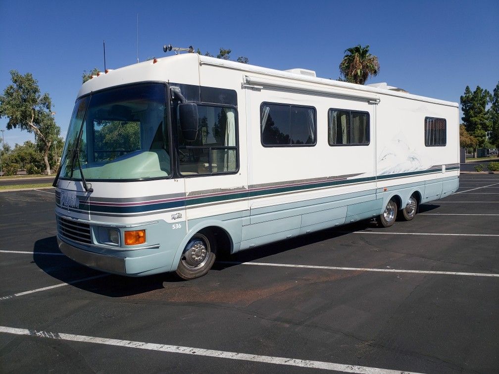 Class A Motor Home National Dolphin Only 45k miles New Generator