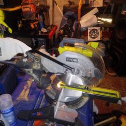 10"Ryobi Compound Miter Saw