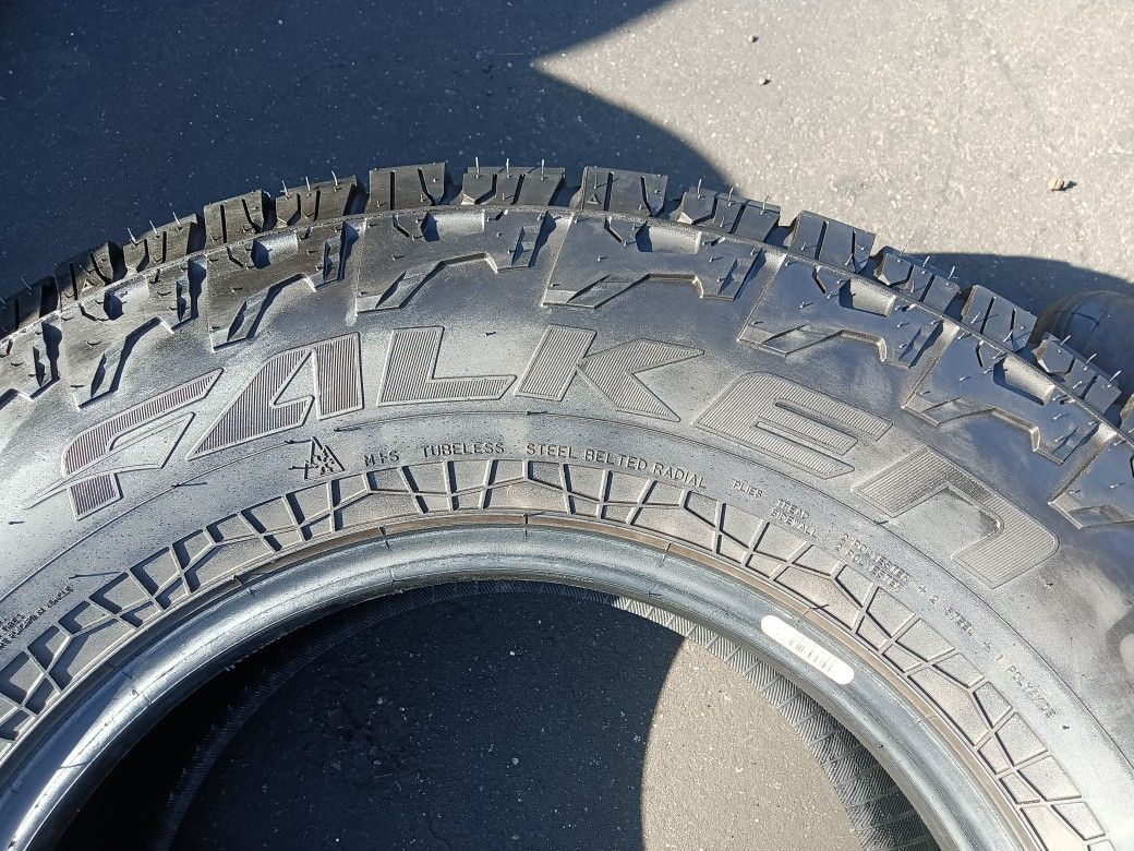 2 Llantas 265 70 R16 Falken Wildpeak