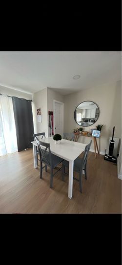 Kitchen Table and Chairs