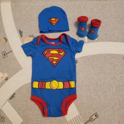 Superman Baby Boy Bodysuit Set 0-6 M + Hat + Socks 100% Cotton Halloween Wear Every Day Onesi