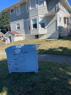 Free Kids Dresser!