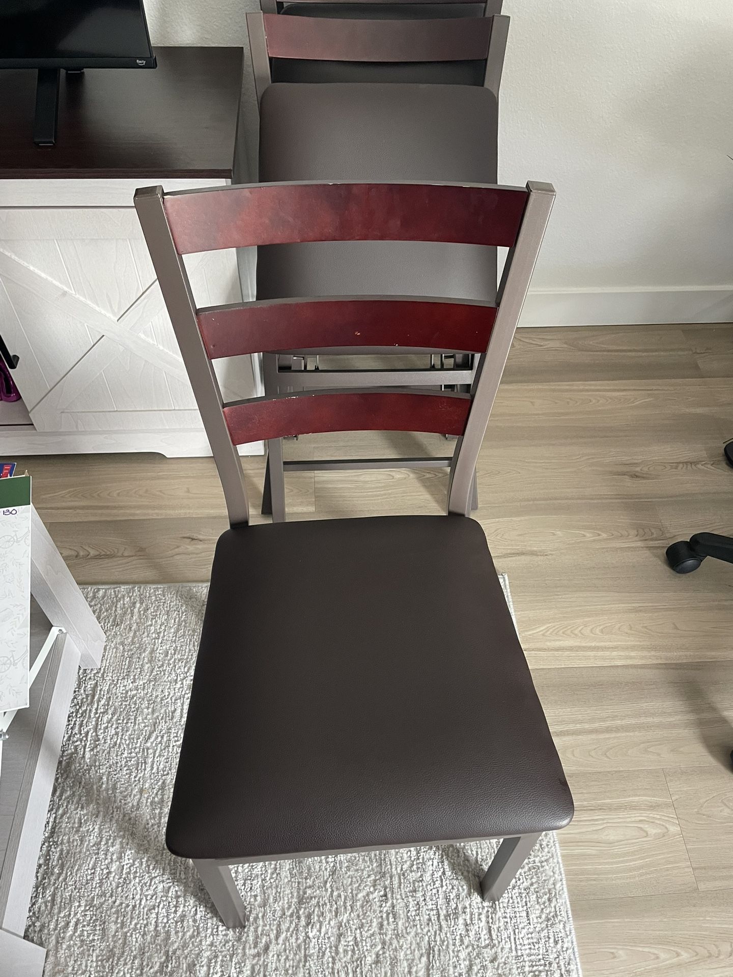 Set of 4 chairs