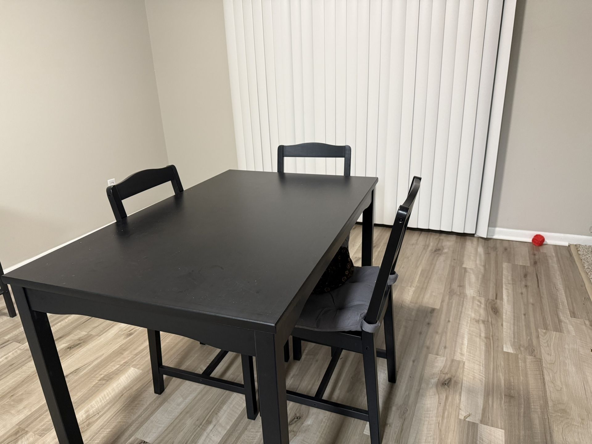 MOVING SALE —Table And Chairs (4 Chairs)