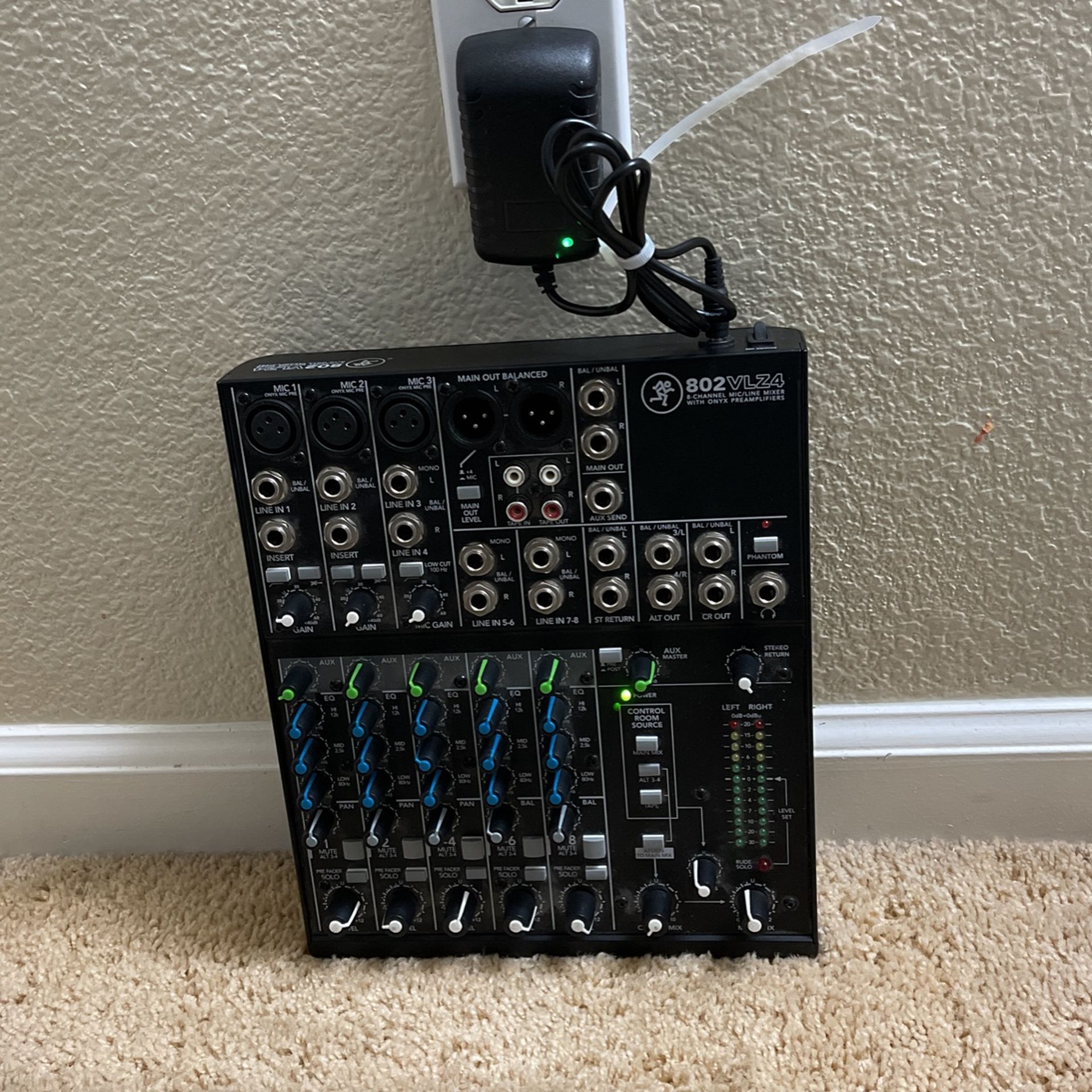 mackie 802-vlz3 Mackie 802-VLZ3 Premium Mic Line Mixer