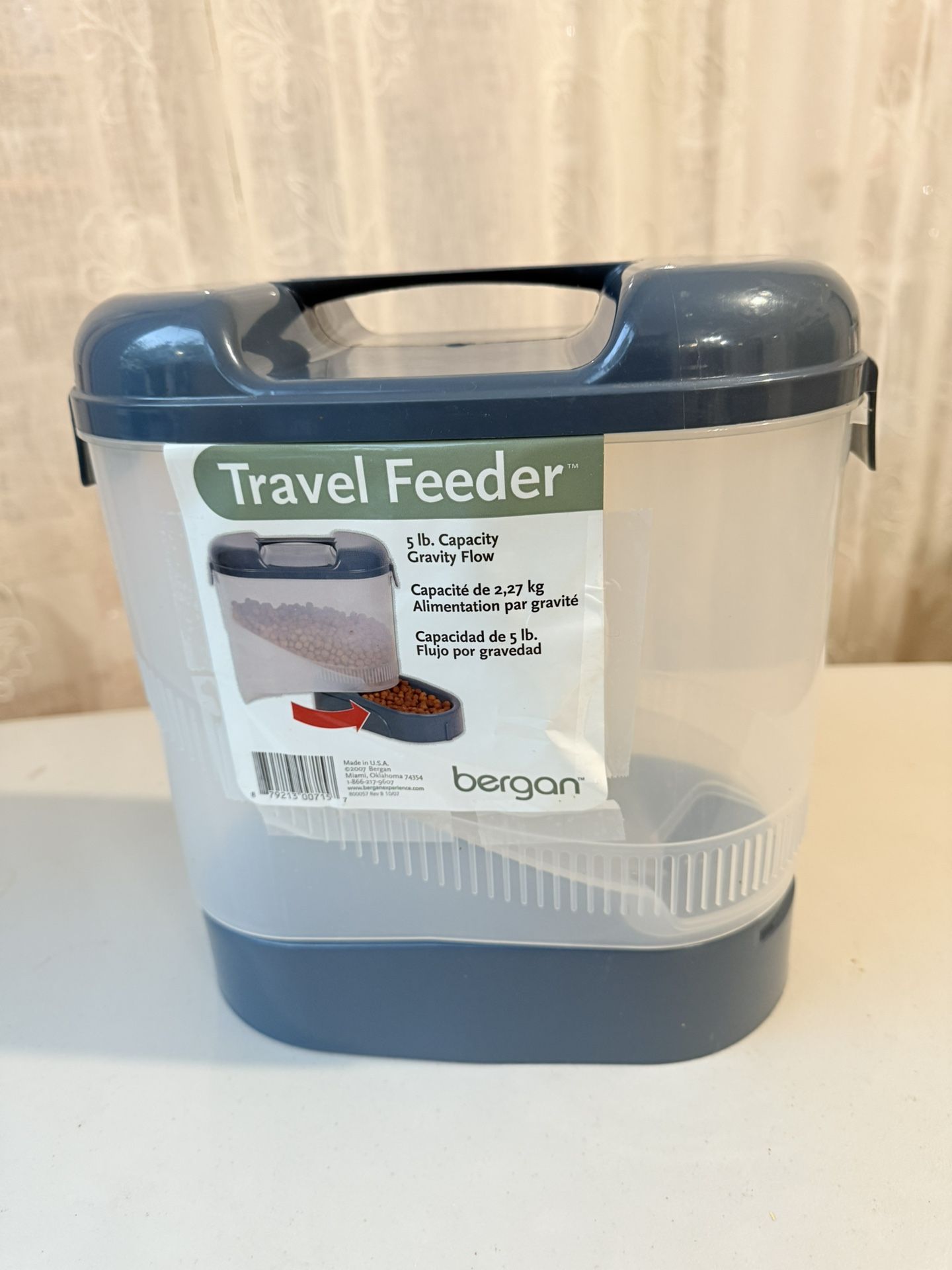 Travel Pet Feeder 5lb capacity, Gravity