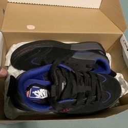 Skate Mixxa Shoes Vans (size 7.5) 