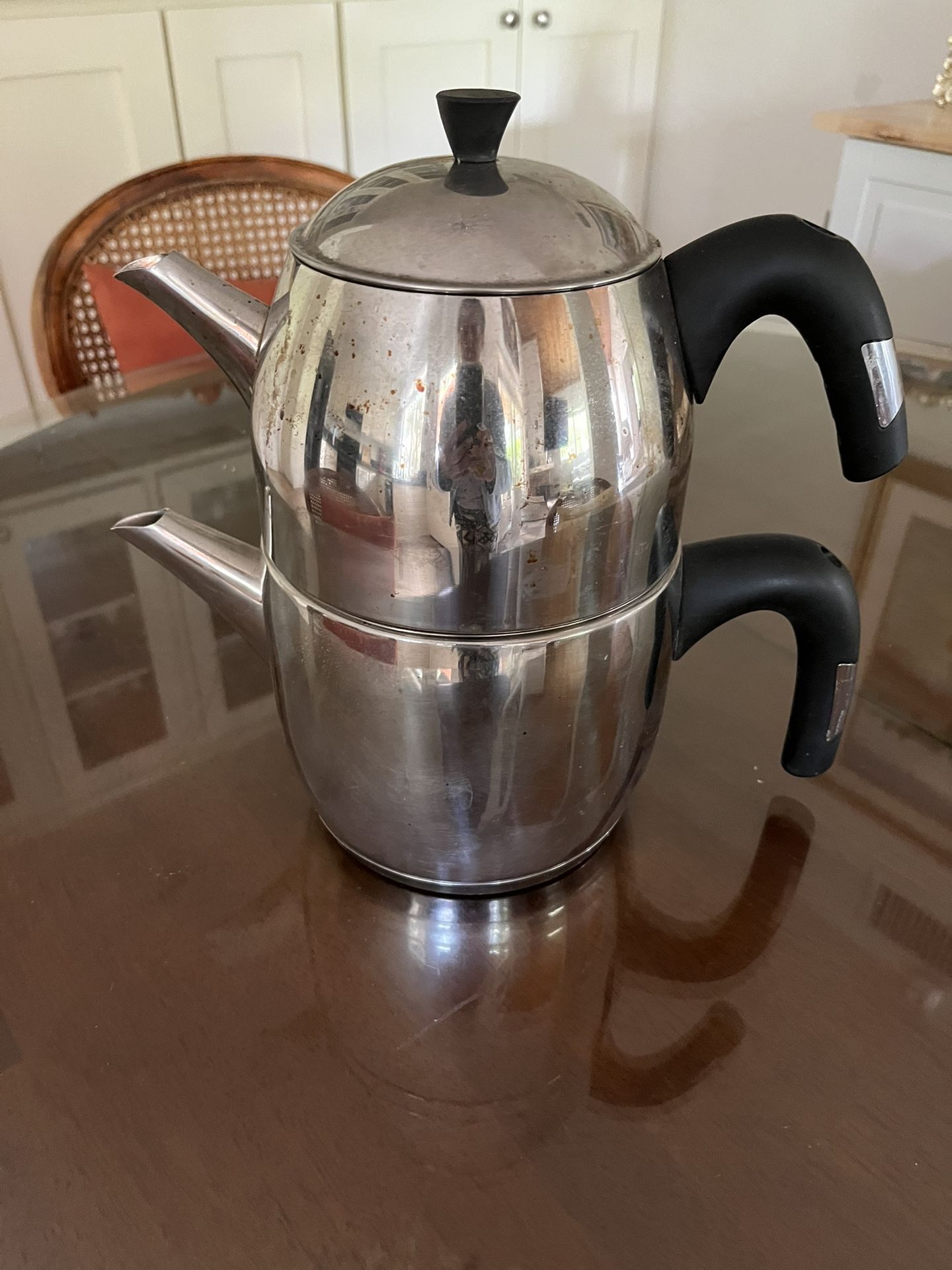 Kettle and teapot $10