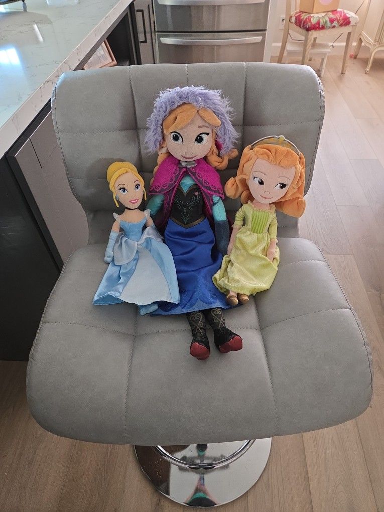 3 DISNEY PRINCESS DOLLS SEE DESCRIPTION