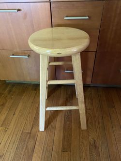 4 Bar Stools