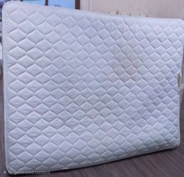 Queen Simmons Beautyrest Mattress + Box Spring +  Metal Frame -$ 300 OBO