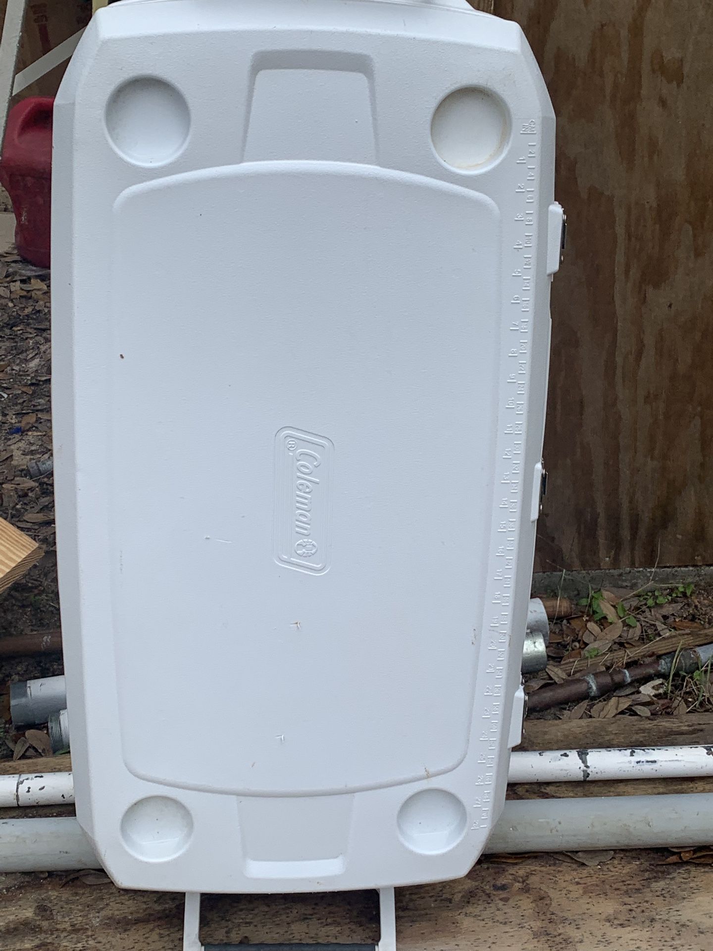 28” 66.5 Liters Extreme Marine Cooler.