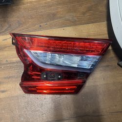 2018-20 HONDA ACCORD RIGHT TRUNK LIGHT 
