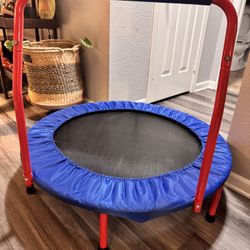 TRAMPOLINE FOR KIDS Portable 36 inc with Safety Pad and Handle Bar - Red