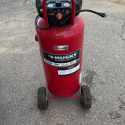 30 Gal Husky Air Compressor 