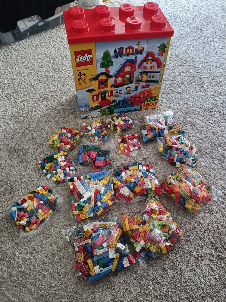 Lego XXL Box 5512 Creator Minifigure Building Set 1600 Pcs Bulk Special Edition open box but bags are Sealed From FactoryYear released 2010Perfect