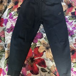 Nike Sportswear Tech Pants (Pre-owned)