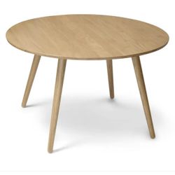 Article 47” Round Dining Table