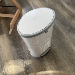 Dekor Diaper Pail 