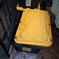 27 Gallon Storage Containers 