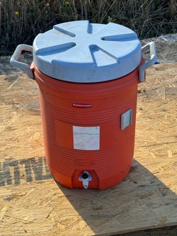 Rubbermaid 5 gal water cooler