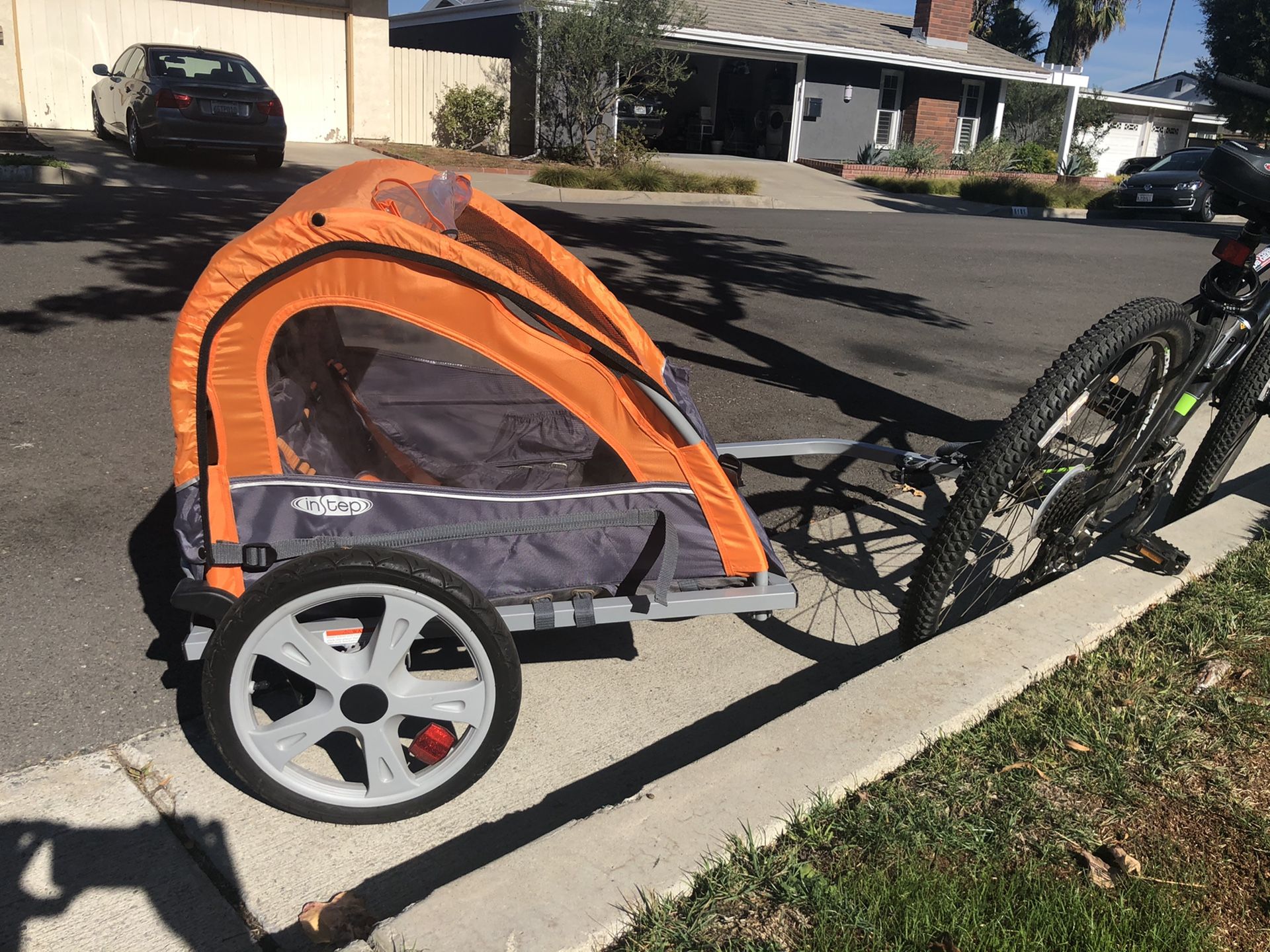 InSTEP Quick N EZ 10 Bike Trailer