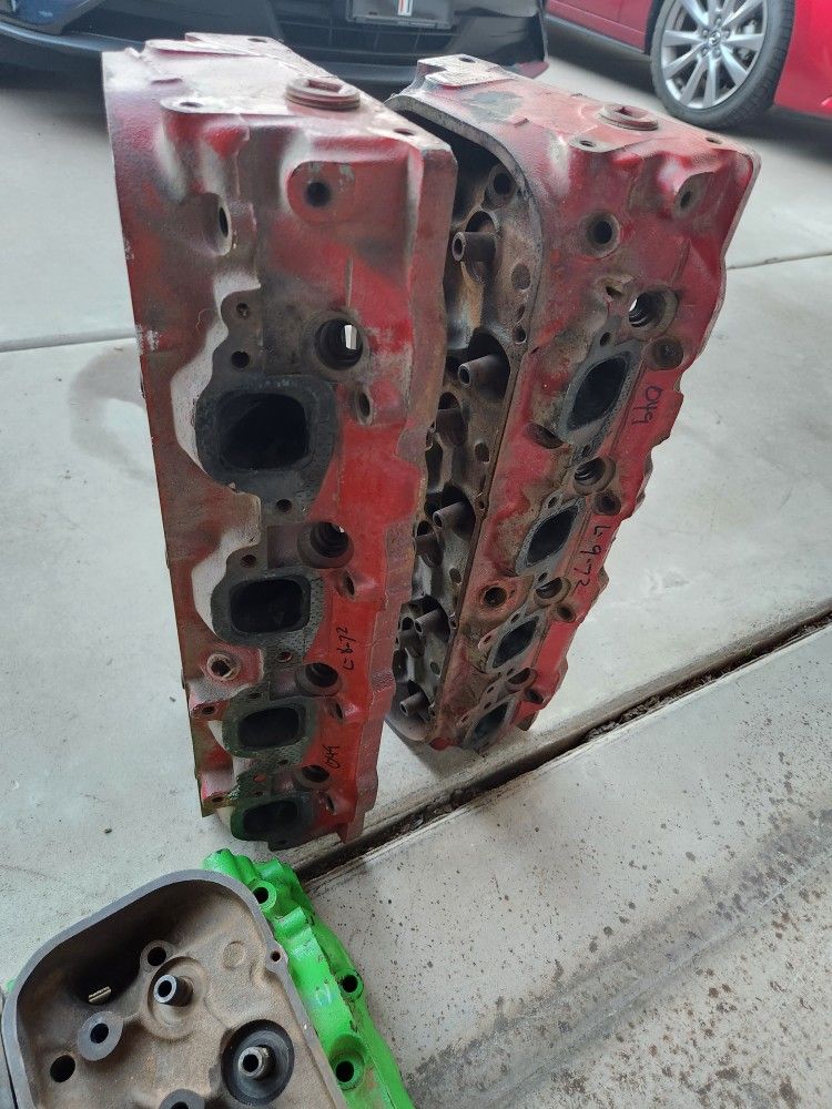 Chevy 454 Big Block 049 Cylinder Heads. 454 427 Open Chamber Oval Ports