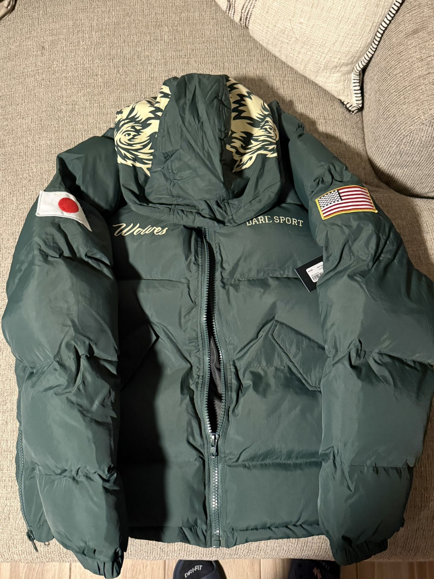 Darc Sport Wolves Men’s Medium Olive Puffer Jacket Coat Bushido