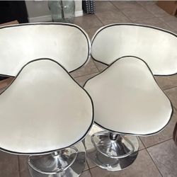 2 Bar Stool 