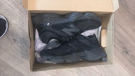 New balance shoes 9060 size 9.5