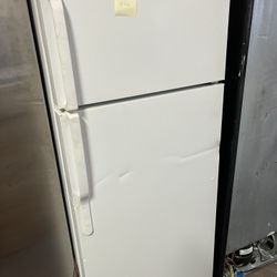 GE Refrigerator 