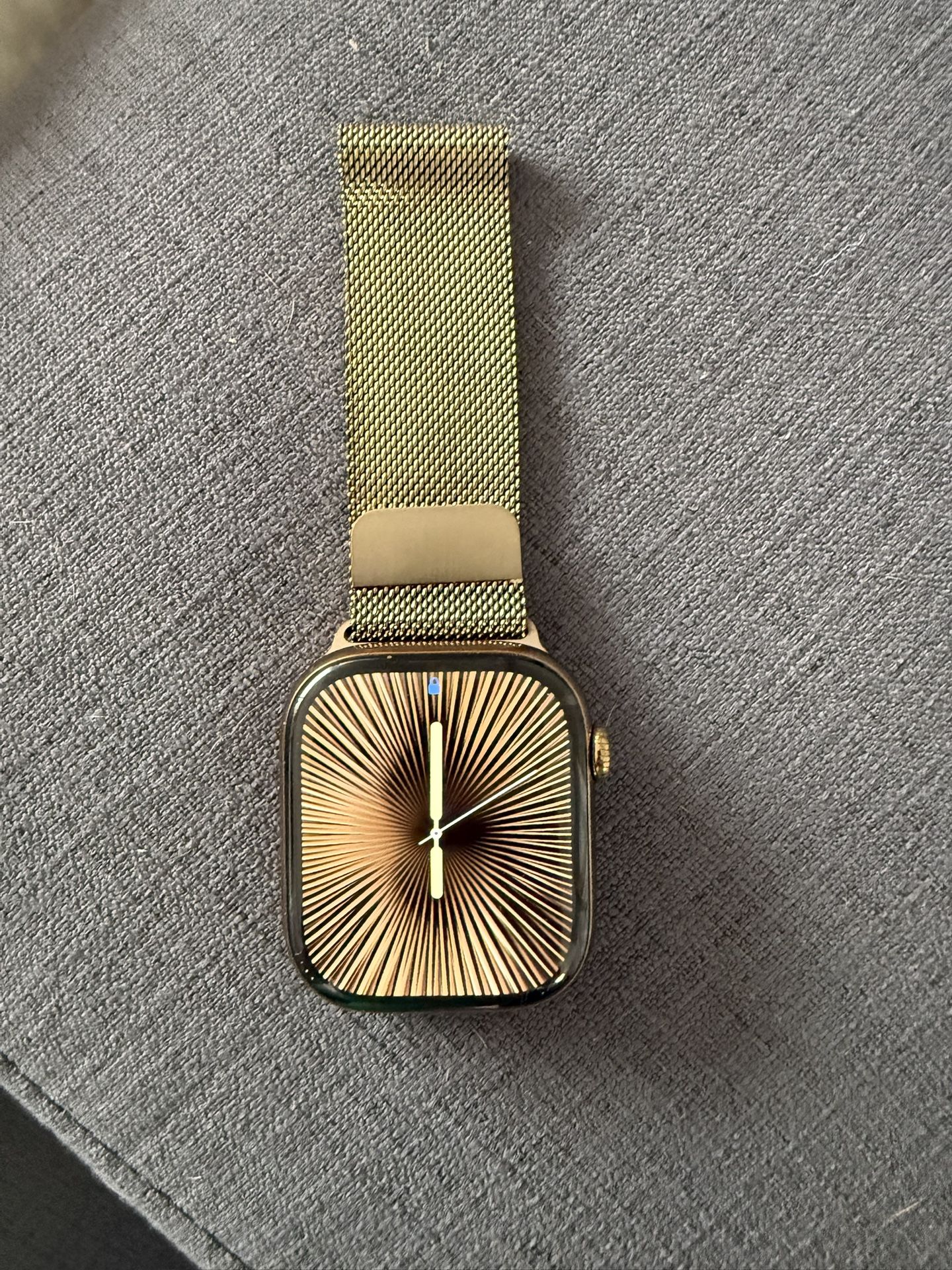 Apple Watch Series 10 Gold Titanium 46mm