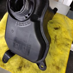 2007 BMW Overflow Tank...