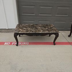 Pair of living room tables in good condition