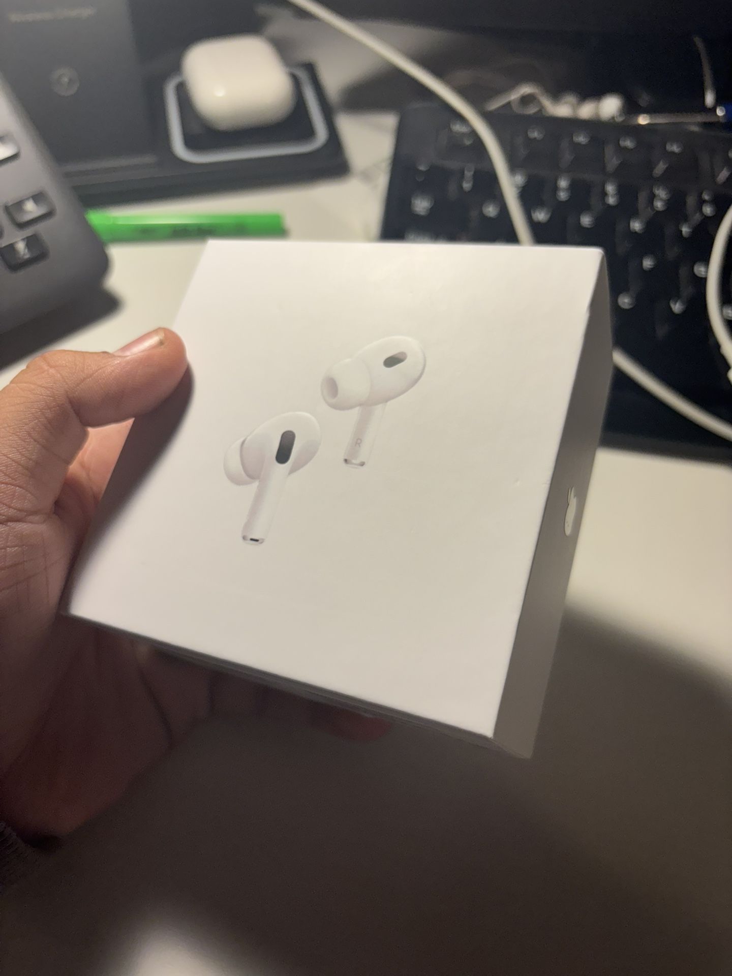 “AIRPOD PRO 2 SEND OFFERS “