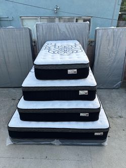 Full size mattress pillow top 12”.    New mattress in a plastic sealed.    We offer same day delivery.     ☎️📱(213)713-74-89